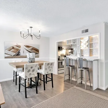 Harmony 2Bdr/2 Free Parking/Pool/Pet Friendly/Near All